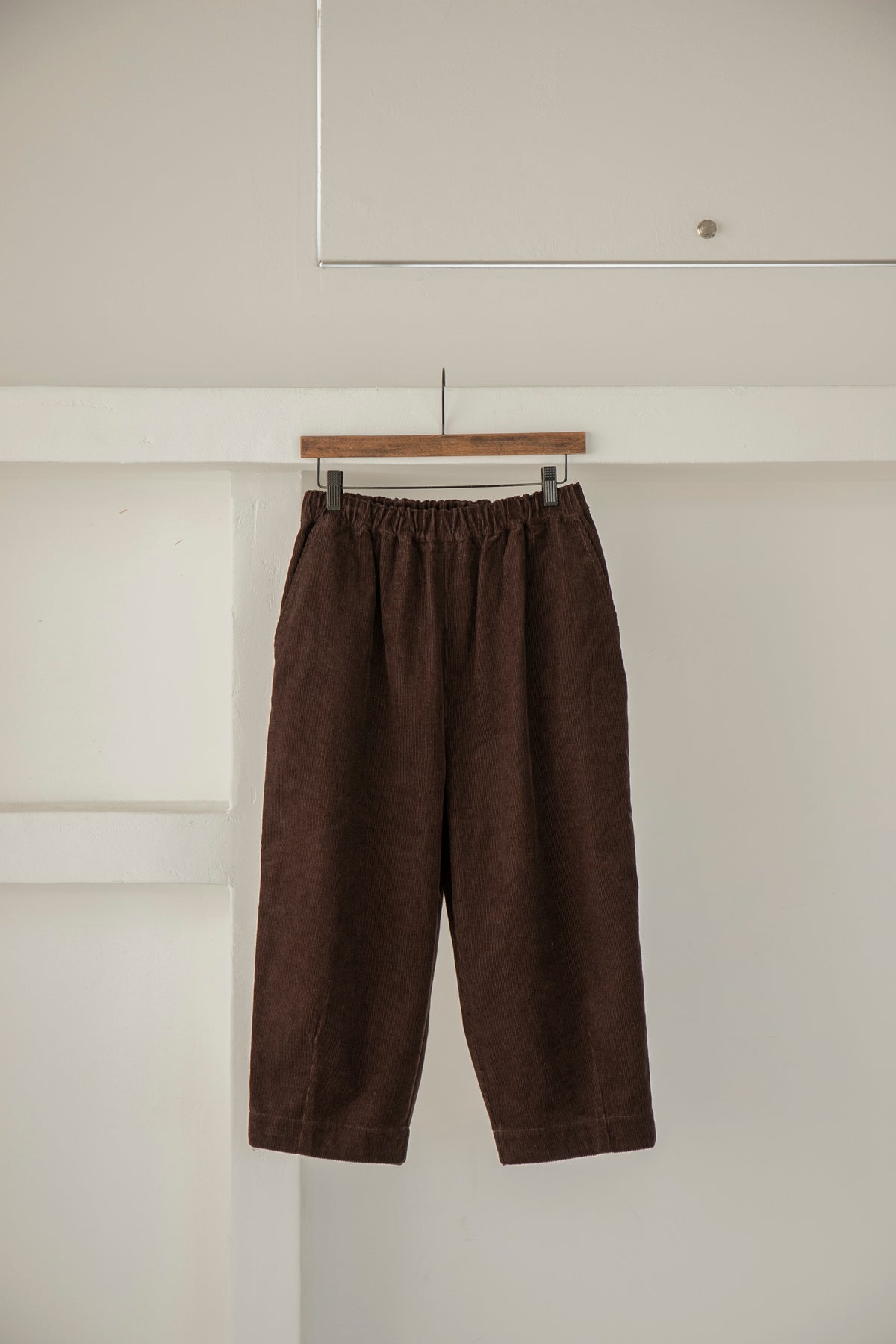 ::color=ブラウン